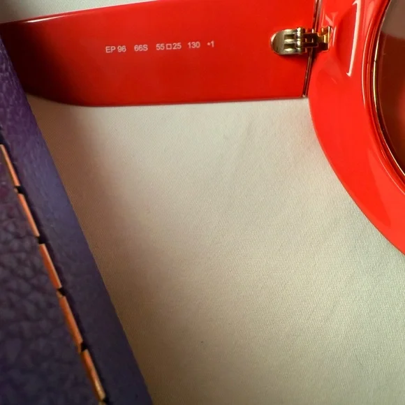 Coral Emilio Pucci Vibrant Sunglasses with Case display picture 3